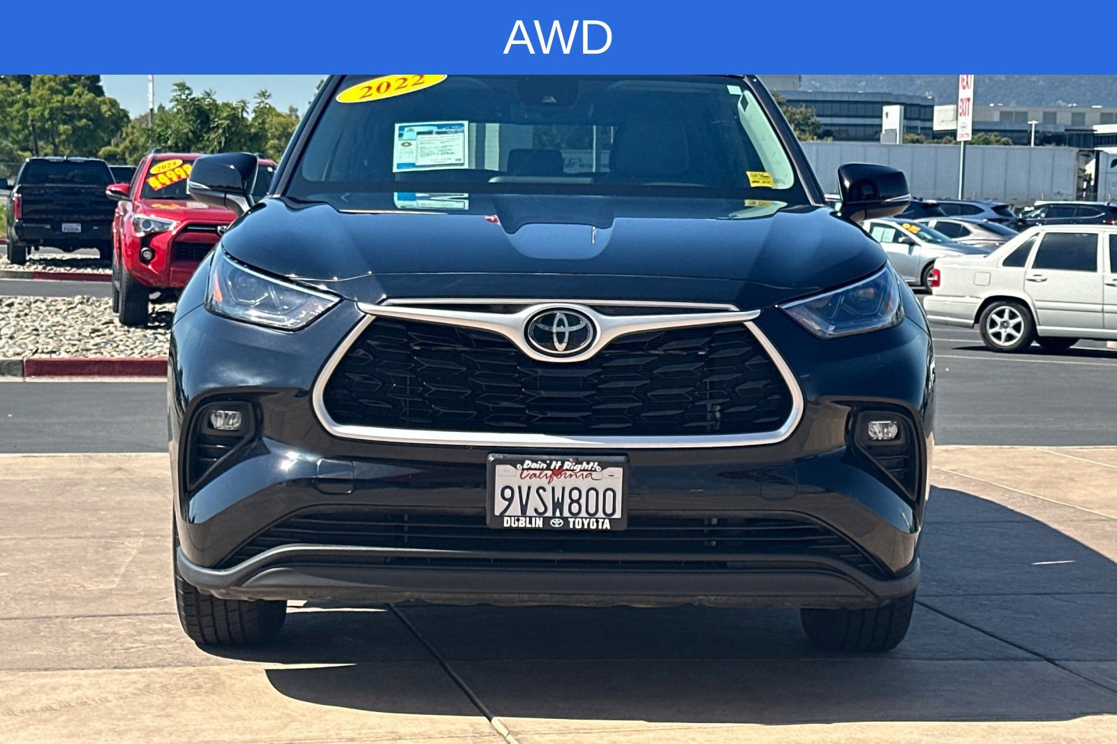 Used 2022 Toyota Highlander XLE AWD/4WD image 10