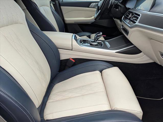 Used 2022 BMW X7 M50i AWD/4WD image 22