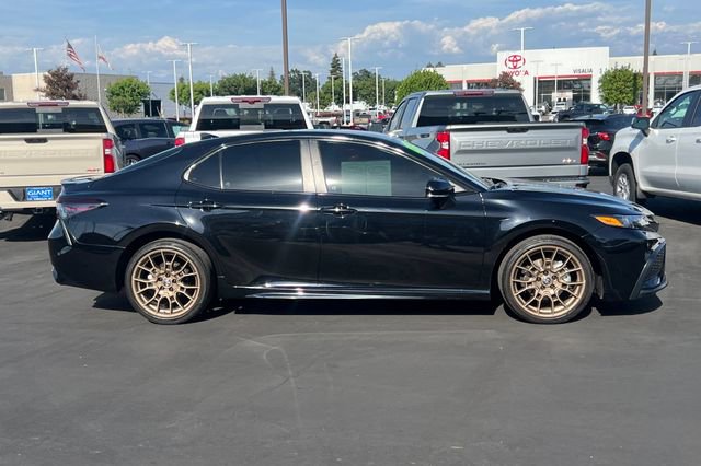 Used 2024 Toyota Camry SE w/ Convenience Package FWD image 3