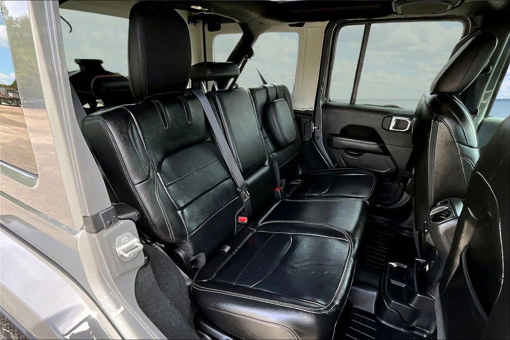 Used 2022 Jeep Wrangler Unlimited Sahara w/ Cold Weather Group image 27