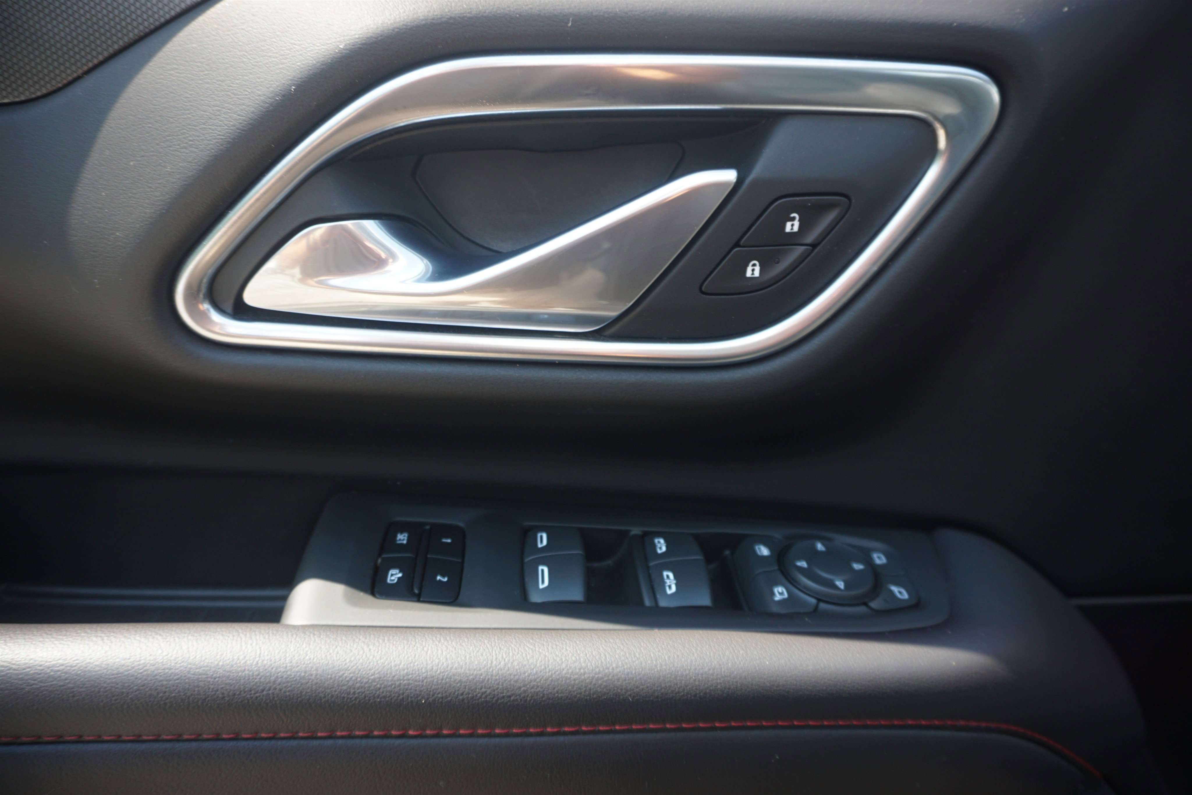 Used 2021 Chevrolet Tahoe RST w/ Luxury Package image 16