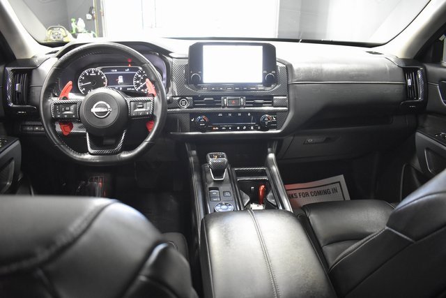 Used 2022 Nissan Pathfinder SL w/ Lighting Package (N92) image 13