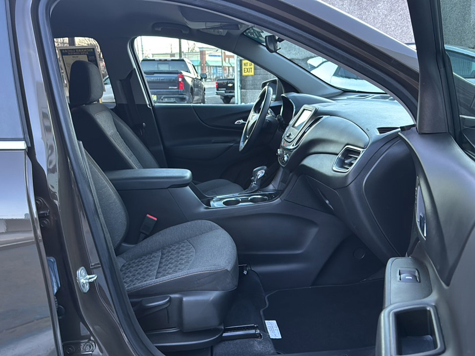 Used 2023 Chevrolet Equinox LT image 14