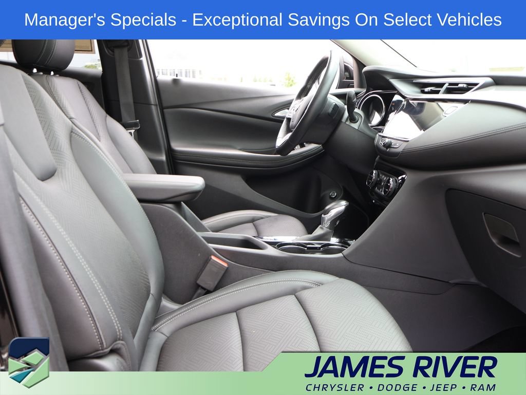 Used 2023 Buick Encore GX Essence w/ Advanced Technology Package AWD/4WD image 9