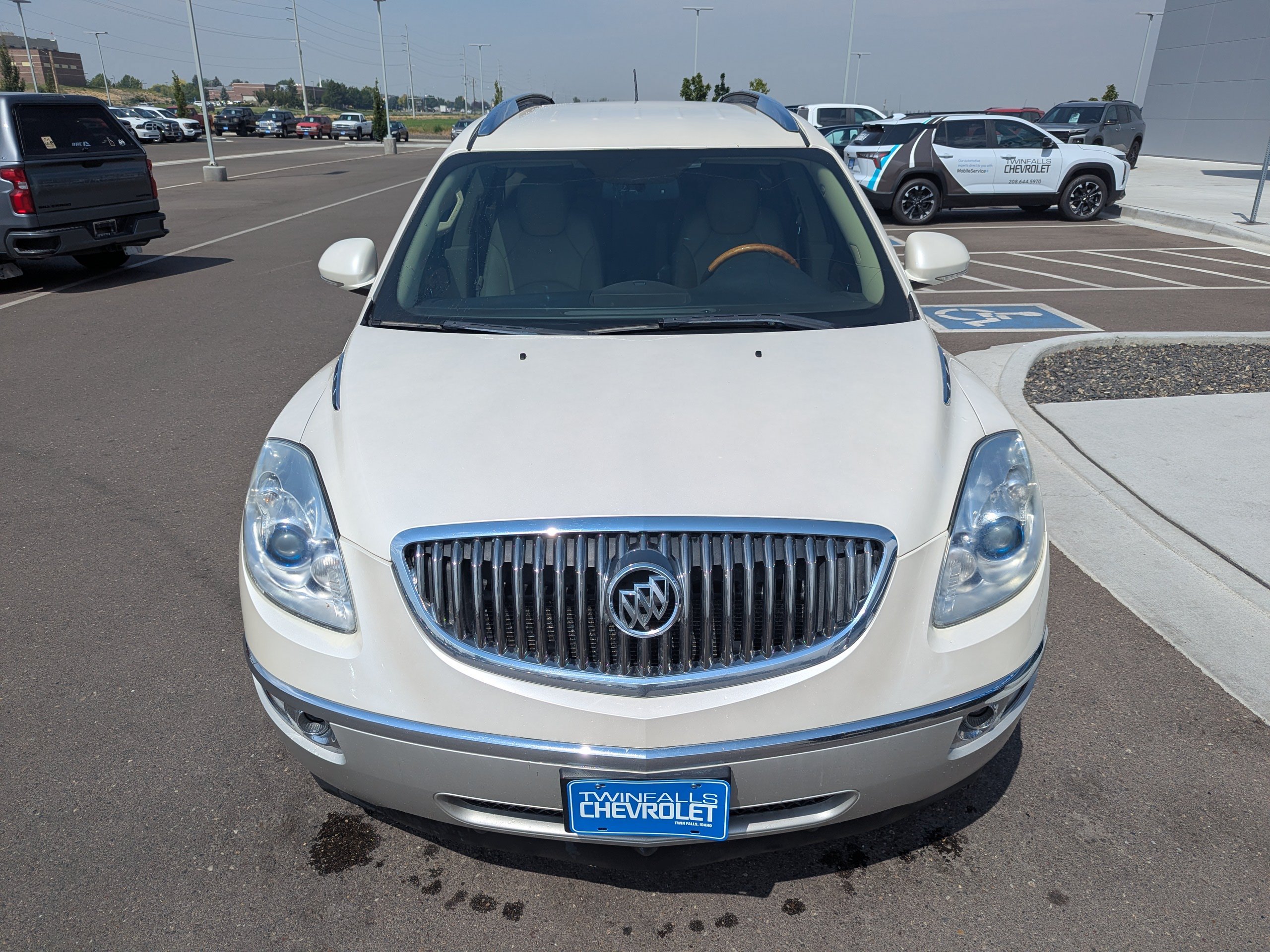 Used 2011 Buick Enclave CXL AWD/4WD image 6