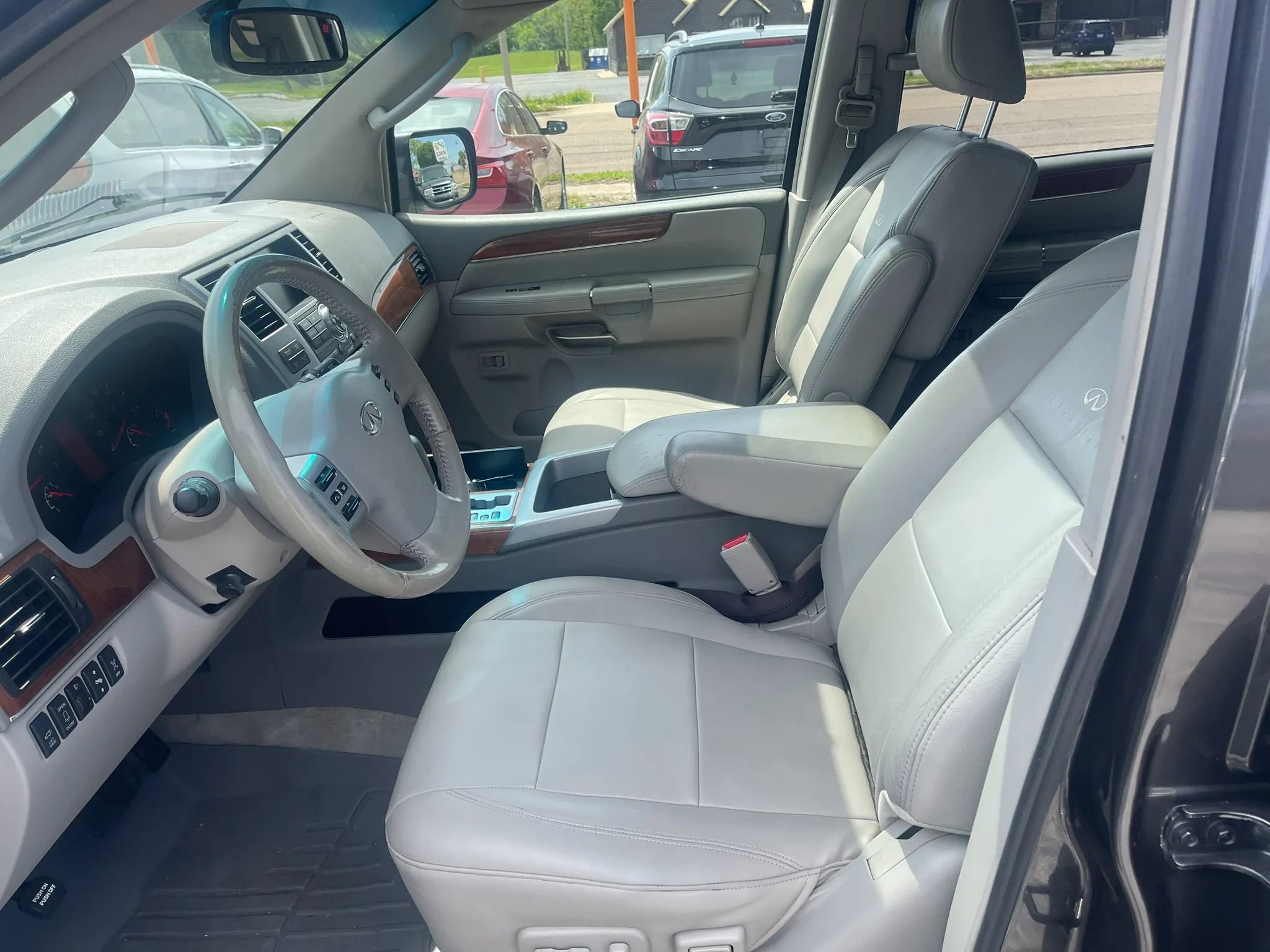 Used 2008 INFINITI QX56 4WD image 9