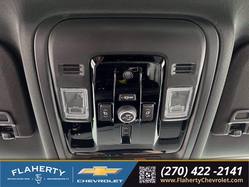 Used 2026 Chevrolet Suburban Premier AWD/4WD image 35