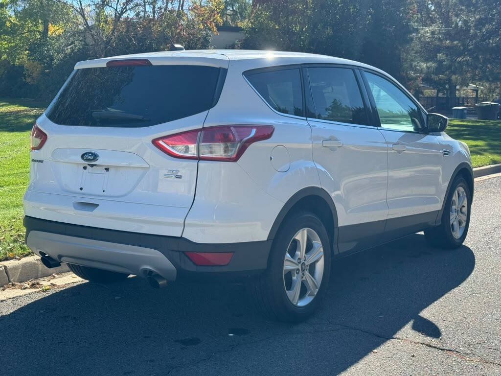 Used 2016 Ford Escape SE AWD/4WD image 3