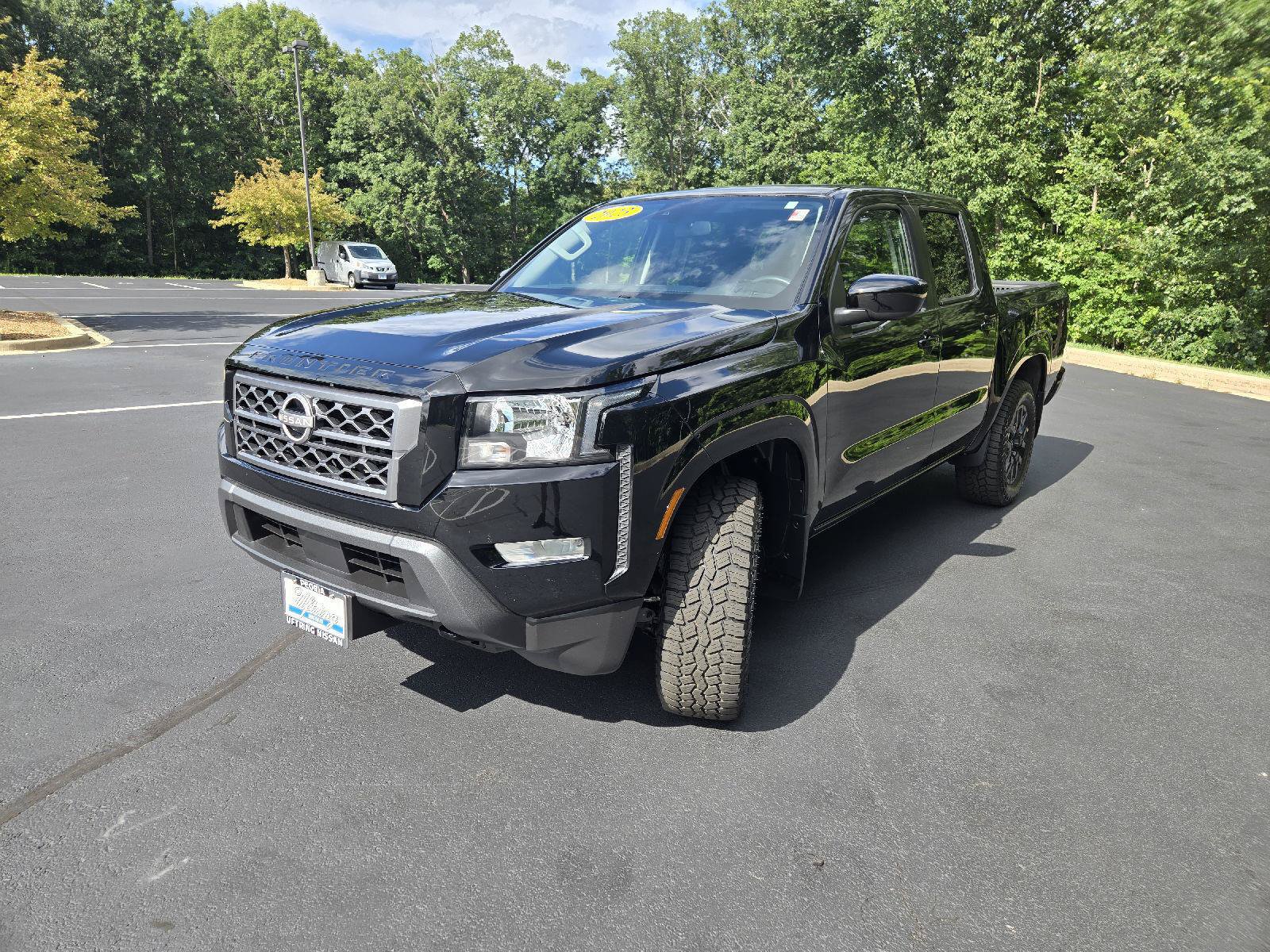 Used 2023 Nissan Frontier SV w/ SV Convenience Package AWD/4WD image 4