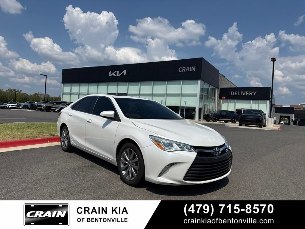 Used 2015 Toyota Camry XLE FWD image 1