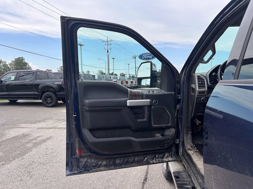 Used 2017 Ford F350 Lariat AWD/4WD image 12
