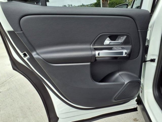 Certified 2022 Mercedes-Benz GLB 250 image 41