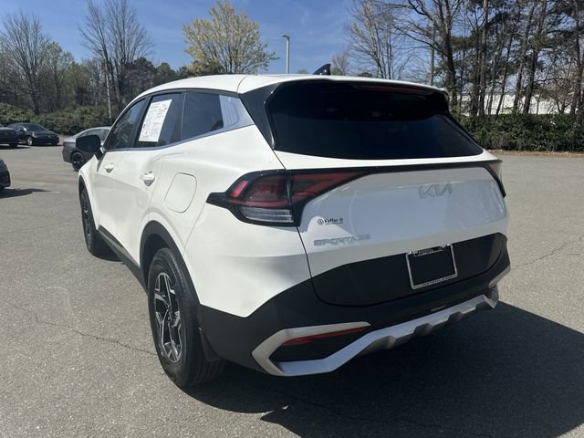 Used 2025 Kia Sportage LX image 3