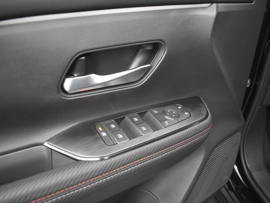 New 2026 Nissan Kicks SR FWD image 27