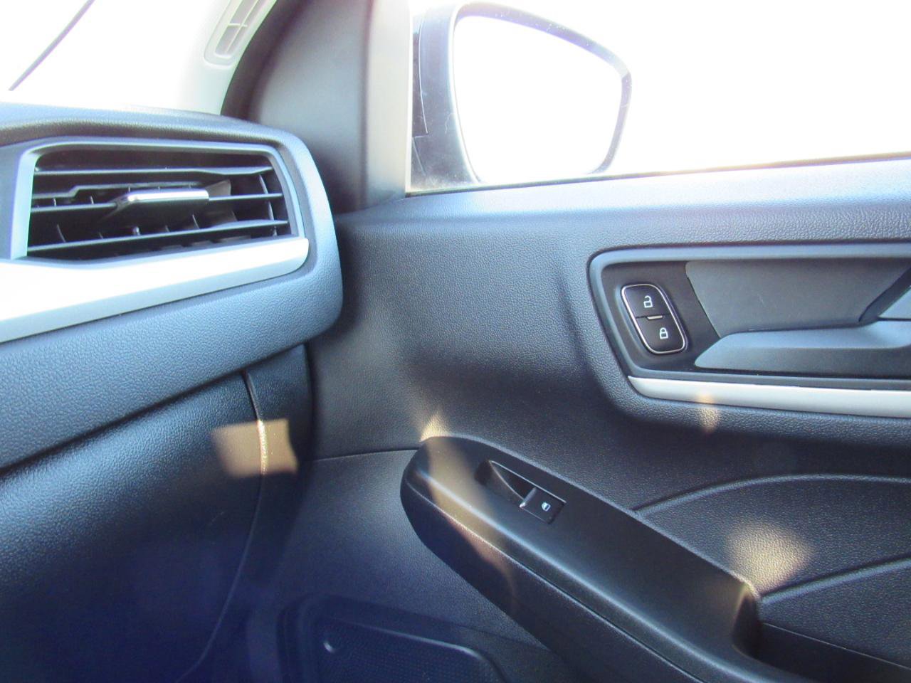 Used 2022 Ford Escape SE w/ SE Sport Appearance Package AWD/4WD image 24