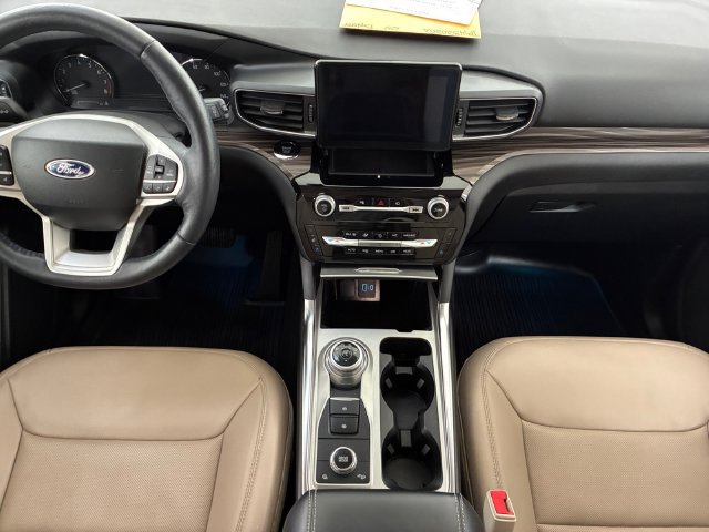 Used 2023 Ford Explorer Limited w/ Equipment Group 301A AWD/4WD image 21