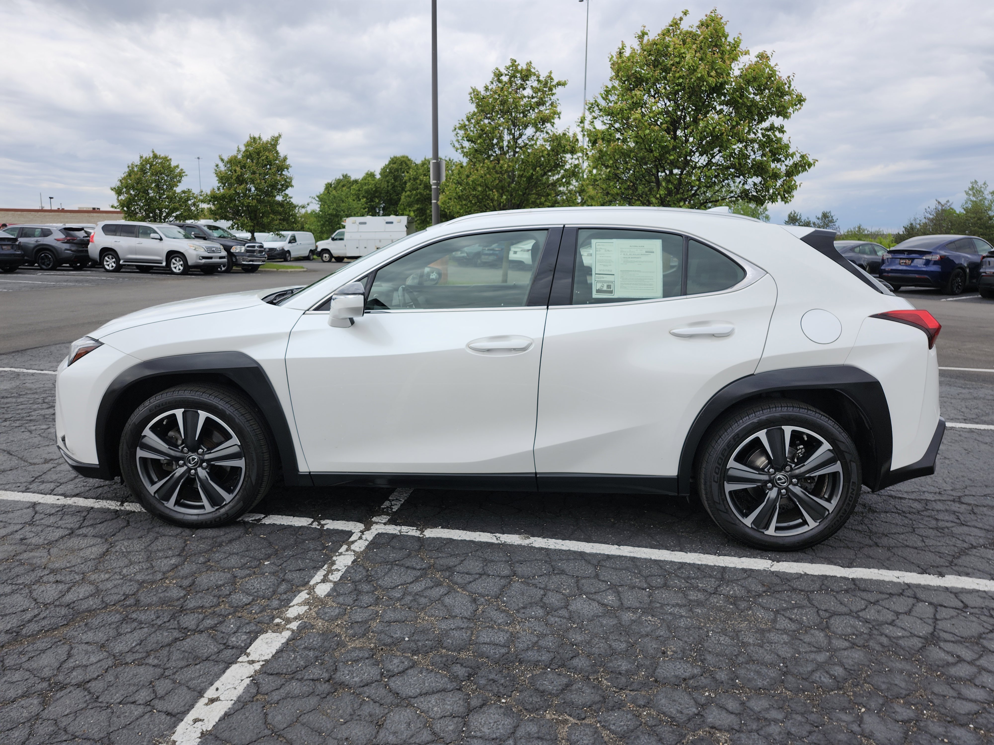 Used 2019 Lexus UX 200 w/ Accessory Package FWD image 13
