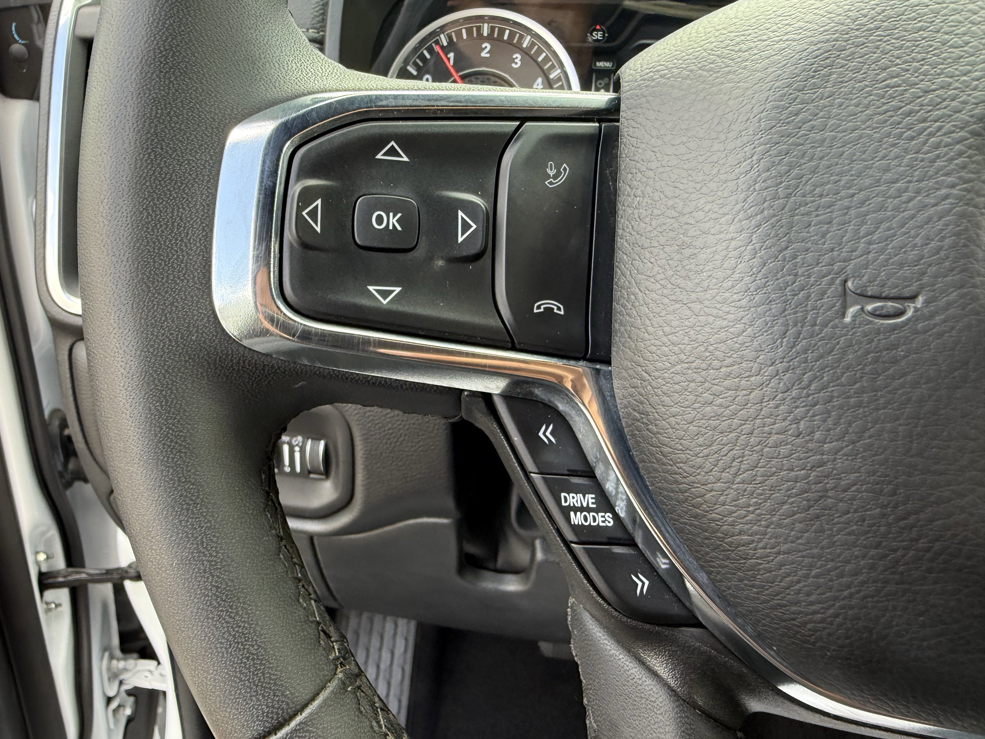 Used 2025 RAM 1500 Laramie image 18