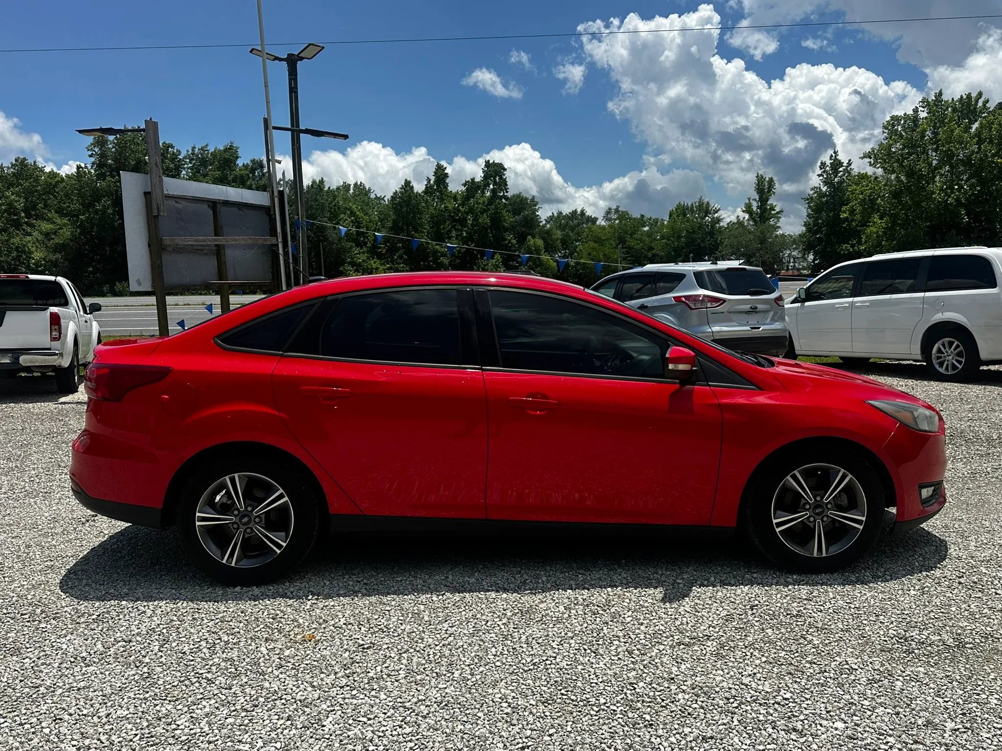 Used 2017 Ford Focus SE FWD image 9