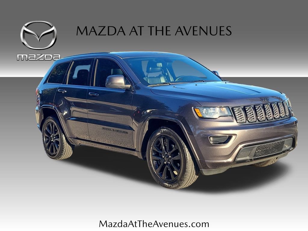 Used 2020 Jeep Grand Cherokee Altitude image 3