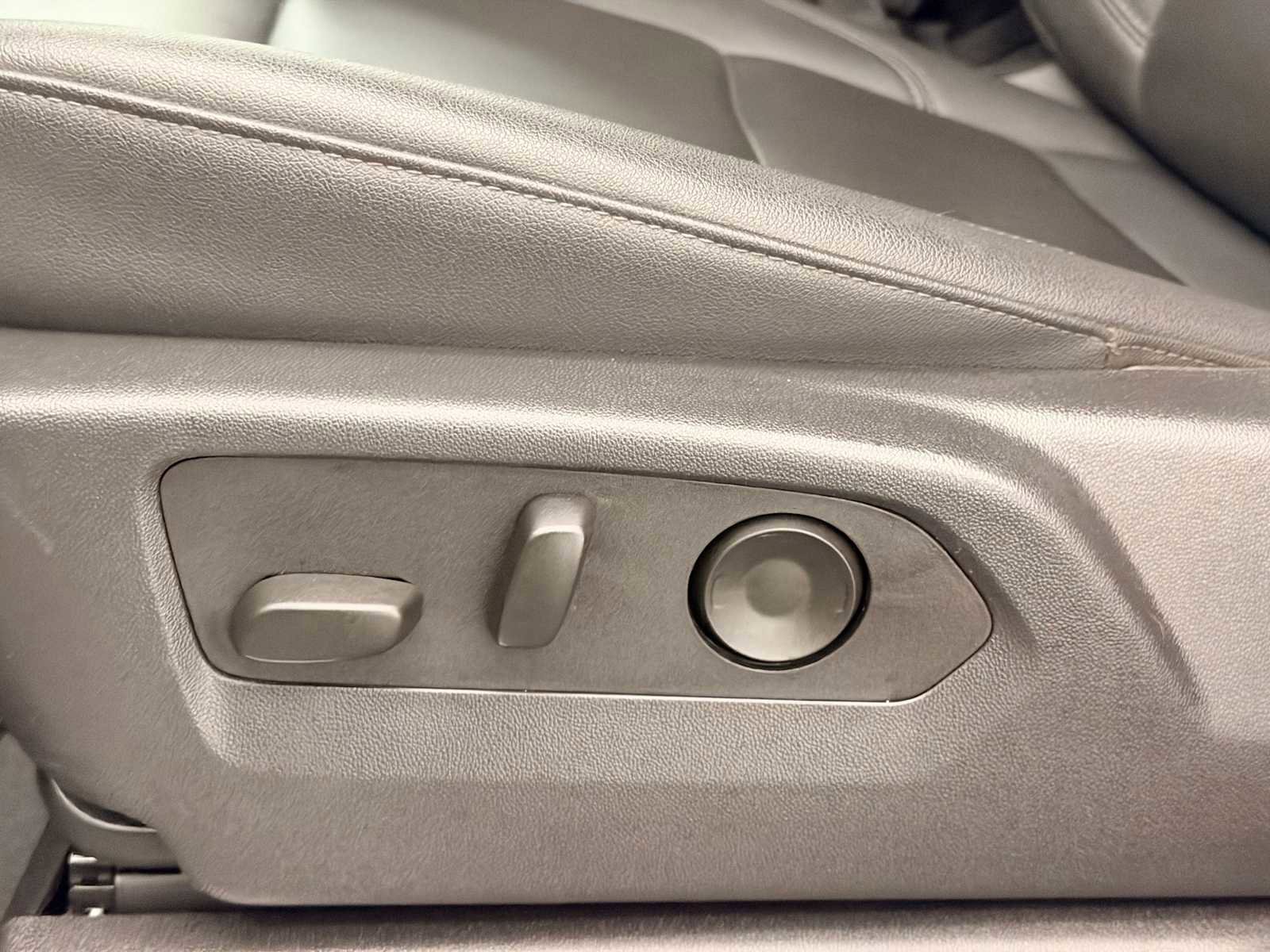 Used 2025 GMC Sierra 3500 SLT w/ X31 Off-Road Package image 20