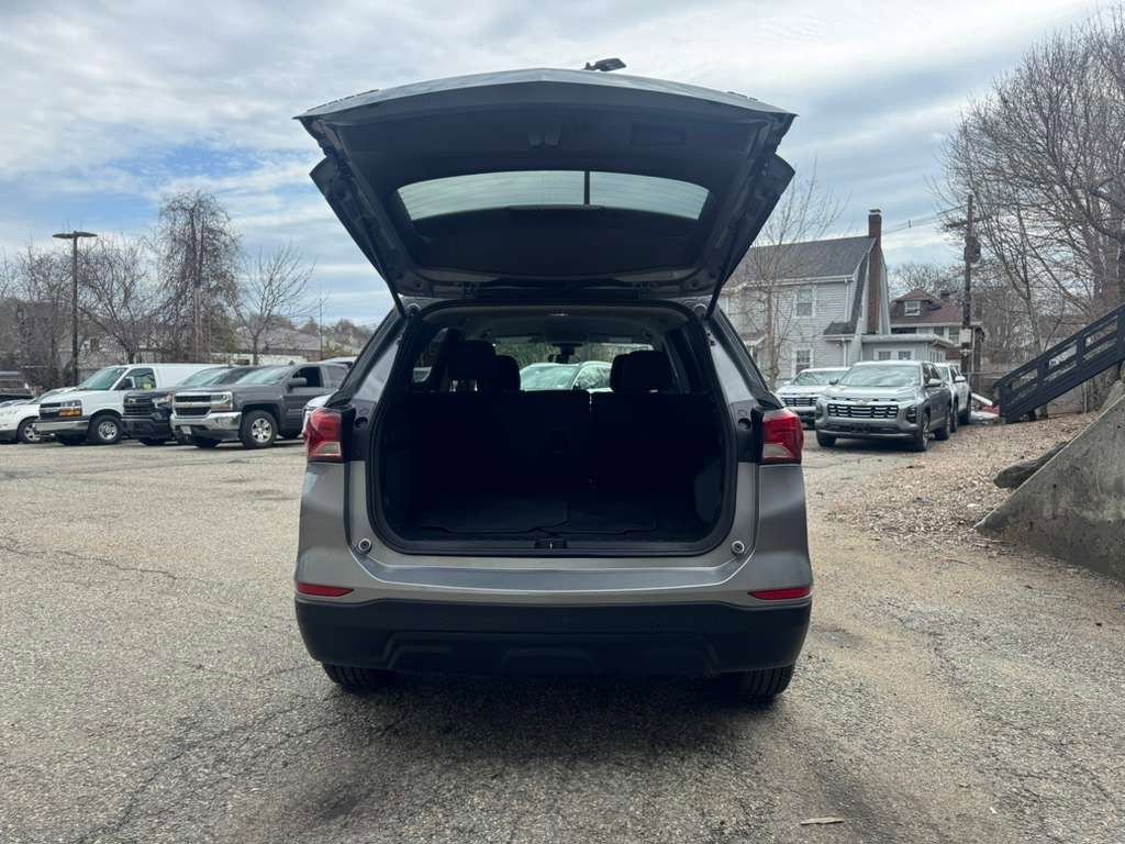 Used 2024 Chevrolet Equinox LS w/ LS Convenience Package image 5