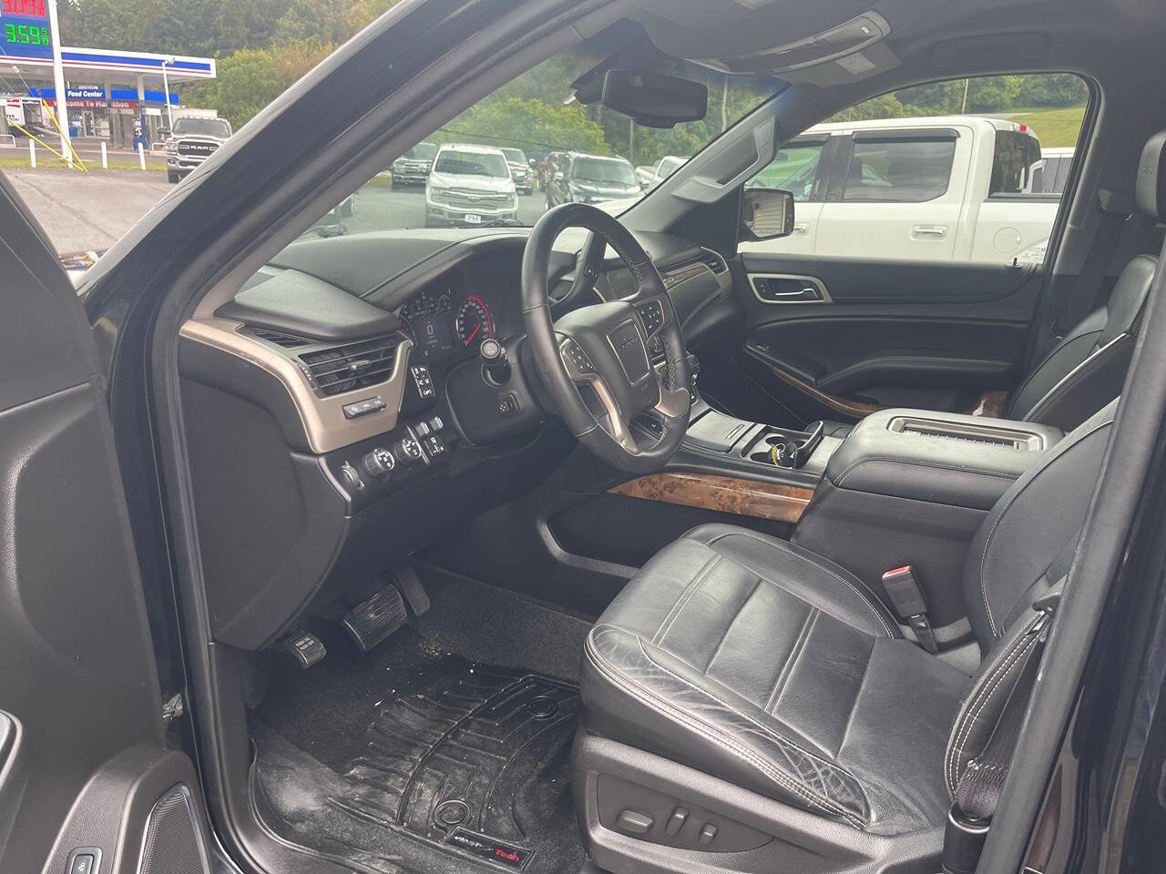 Used 2015 GMC Yukon XL Denali w/ Premium Package image 15