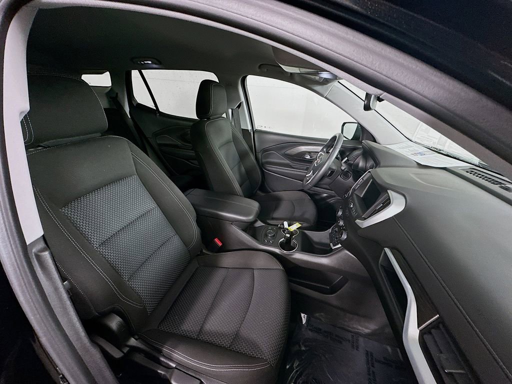 Used 2023 GMC Terrain SLE w/ Driver Convenience Package image 34