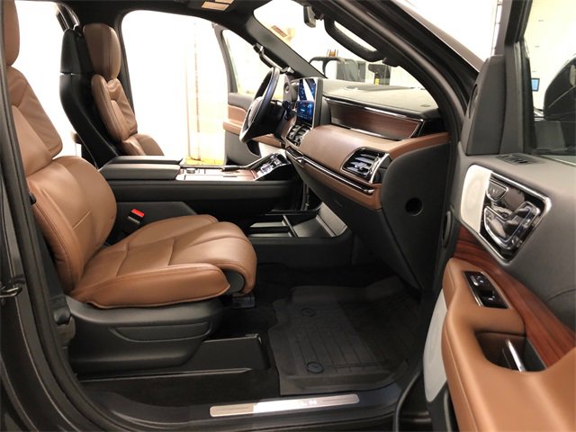 Used 2024 Lincoln Navigator L Reserve image 40