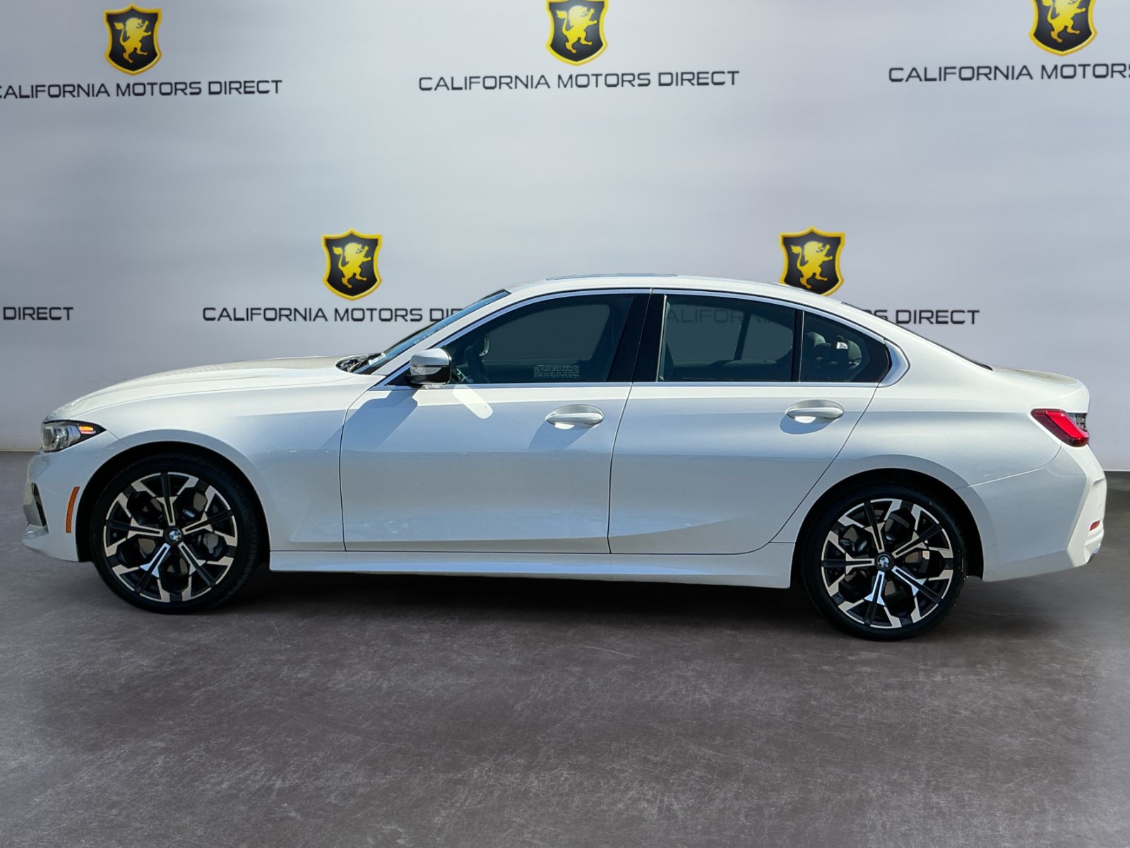 Used 2025 BMW 330i Sedan RWD image 8