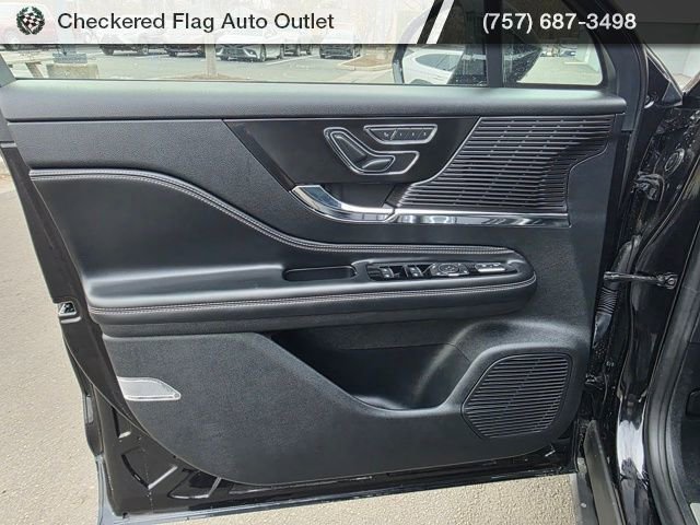 Used 2022 Lincoln Corsair AWD w/ Premium Package image 19