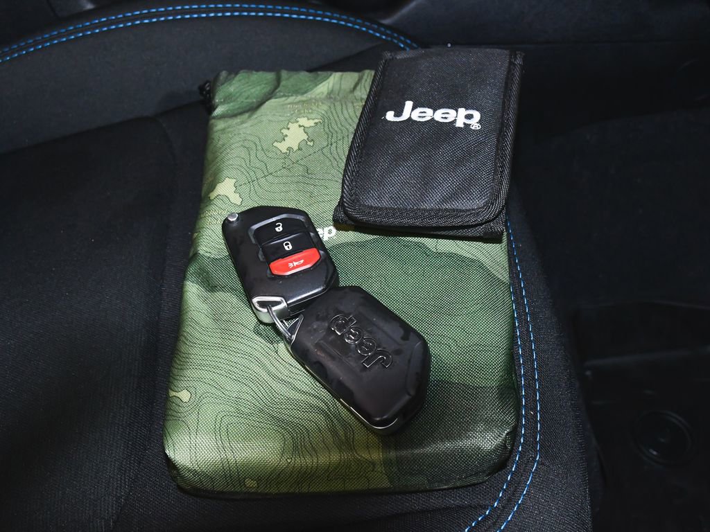 Used 2023 Jeep Wrangler Unlimited Rubicon 4xe AWD/4WD image 52