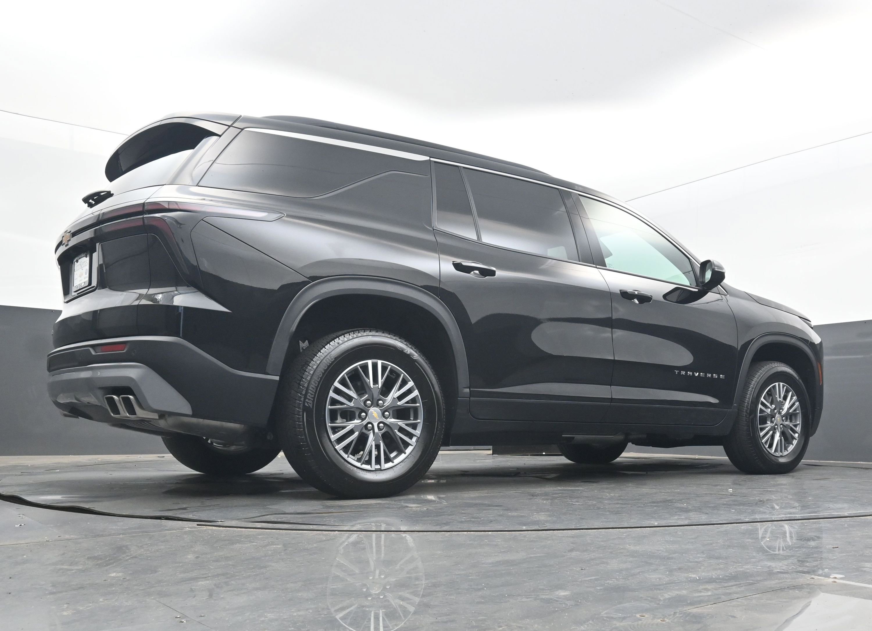 Certified 2025 Chevrolet Traverse LT image 30