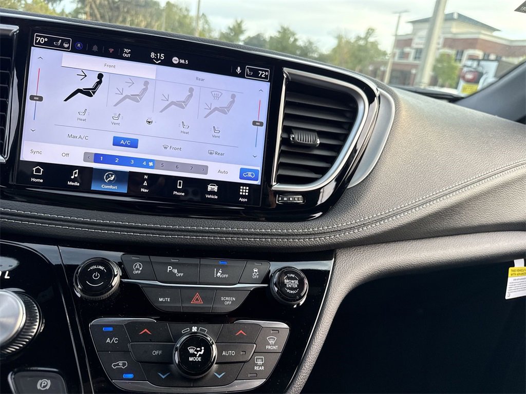 New 2026 Chrysler Pacifica Limited w/ S Appearance Package image 23