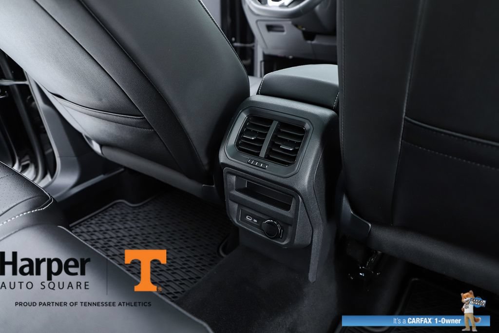 Used 2023 Volkswagen Tiguan SE w/ Panoramic Sunroof Package FWD image 38