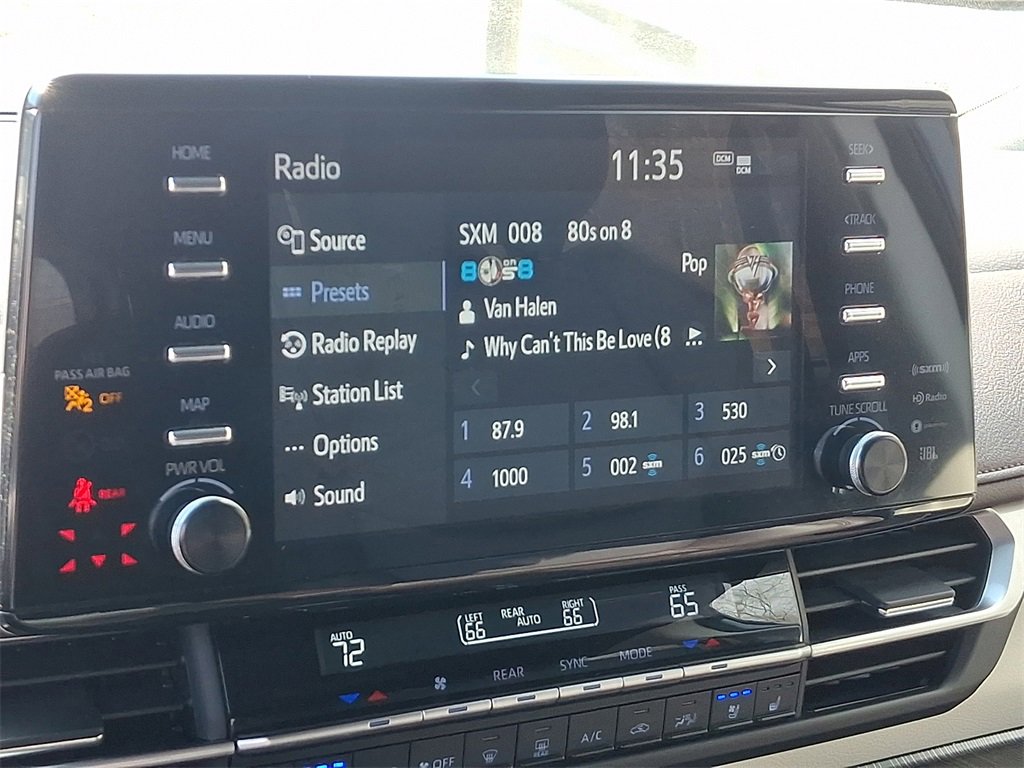 Used 2023 Toyota Sienna Platinum image 16