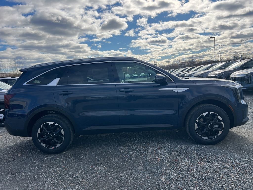 New 2026 Kia Sorento S image 4