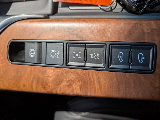 Used 2025 Lexus LX 700h Luxury AWD/4WD image 26