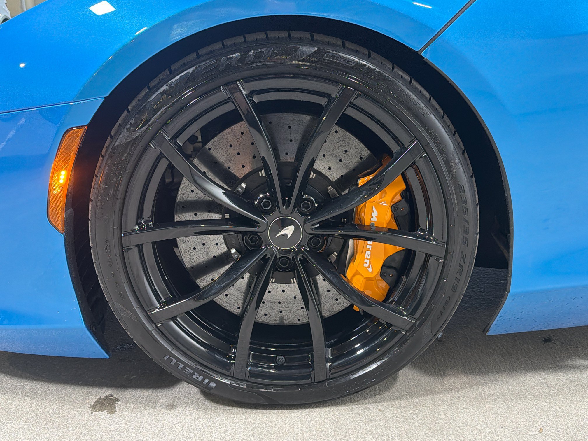 Used 2023 McLaren Artura RWD image 37
