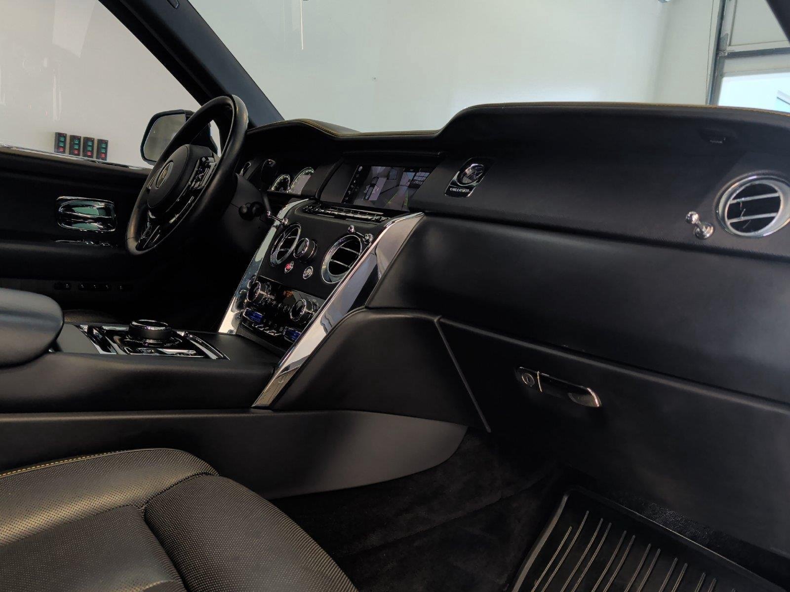 Used 2021 Rolls-Royce Cullinan AWD/4WD image 40