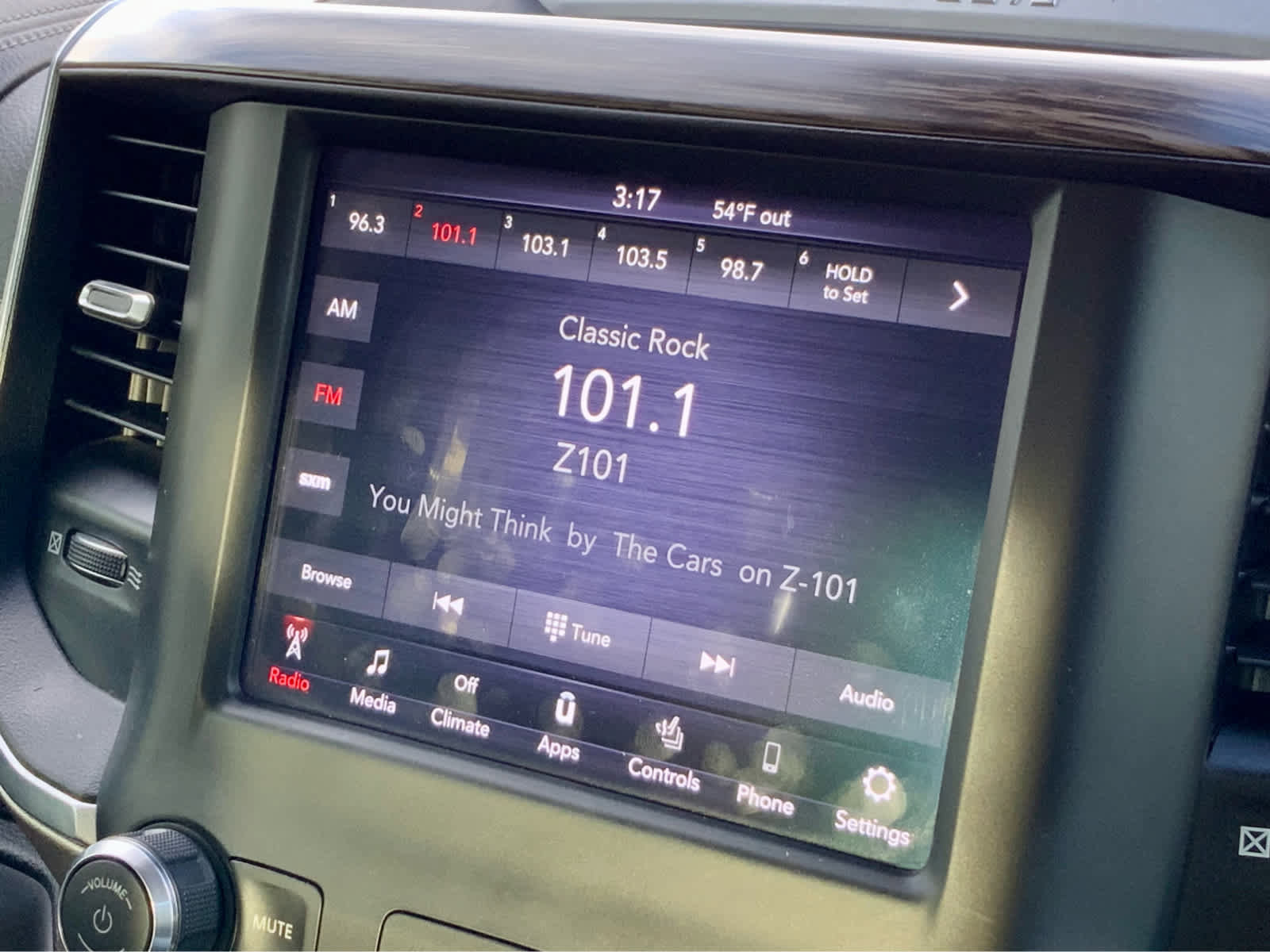 Used 2020 RAM 1500 Laramie w/ Off Road Group image 52