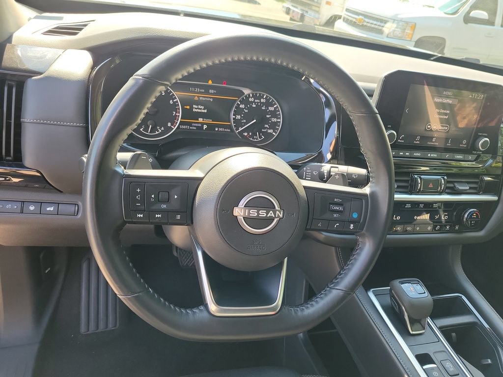 Used 2025 Nissan Pathfinder SV FWD image 25