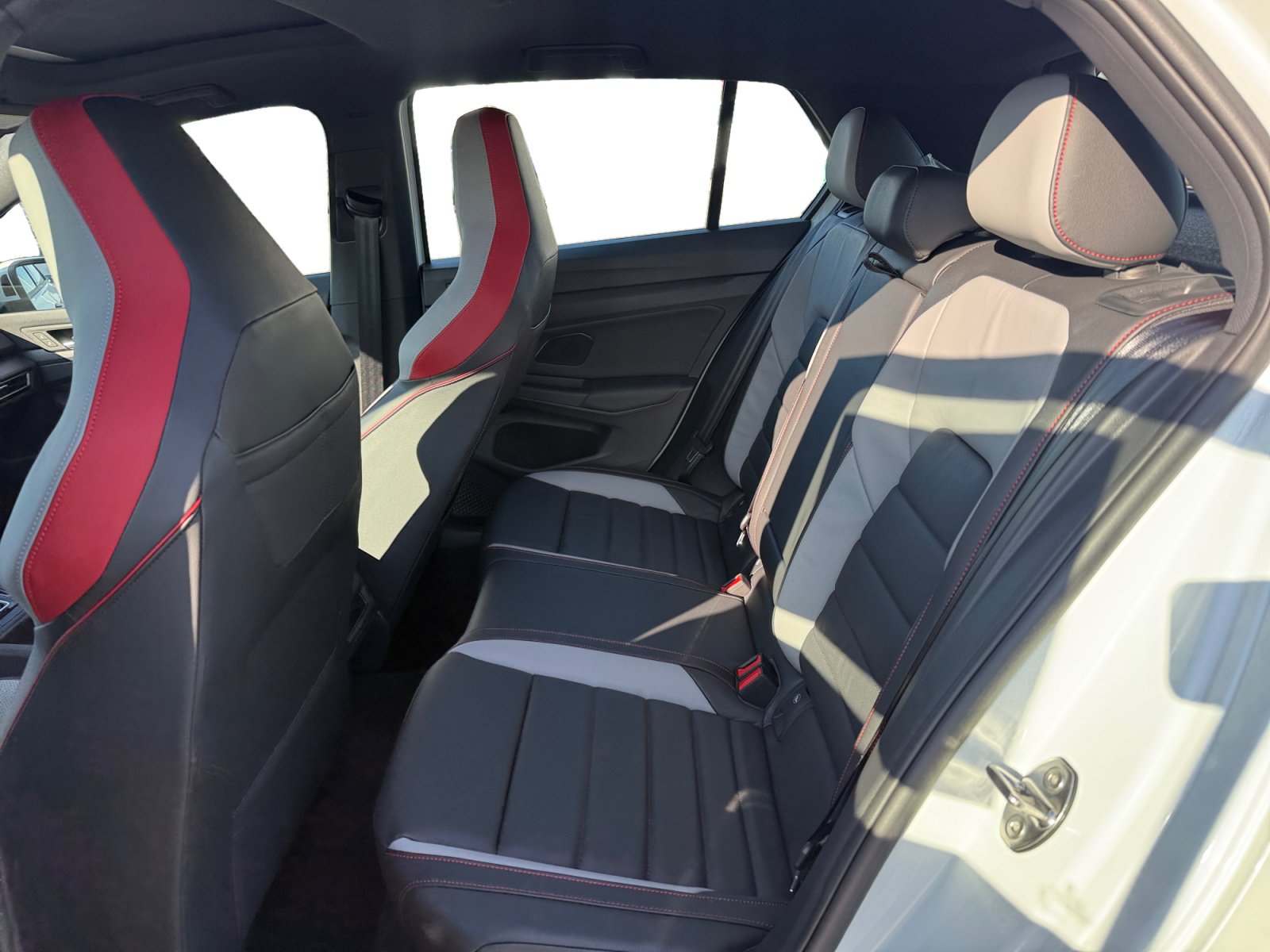 New 2026 Volkswagen GTI SE FWD image 16