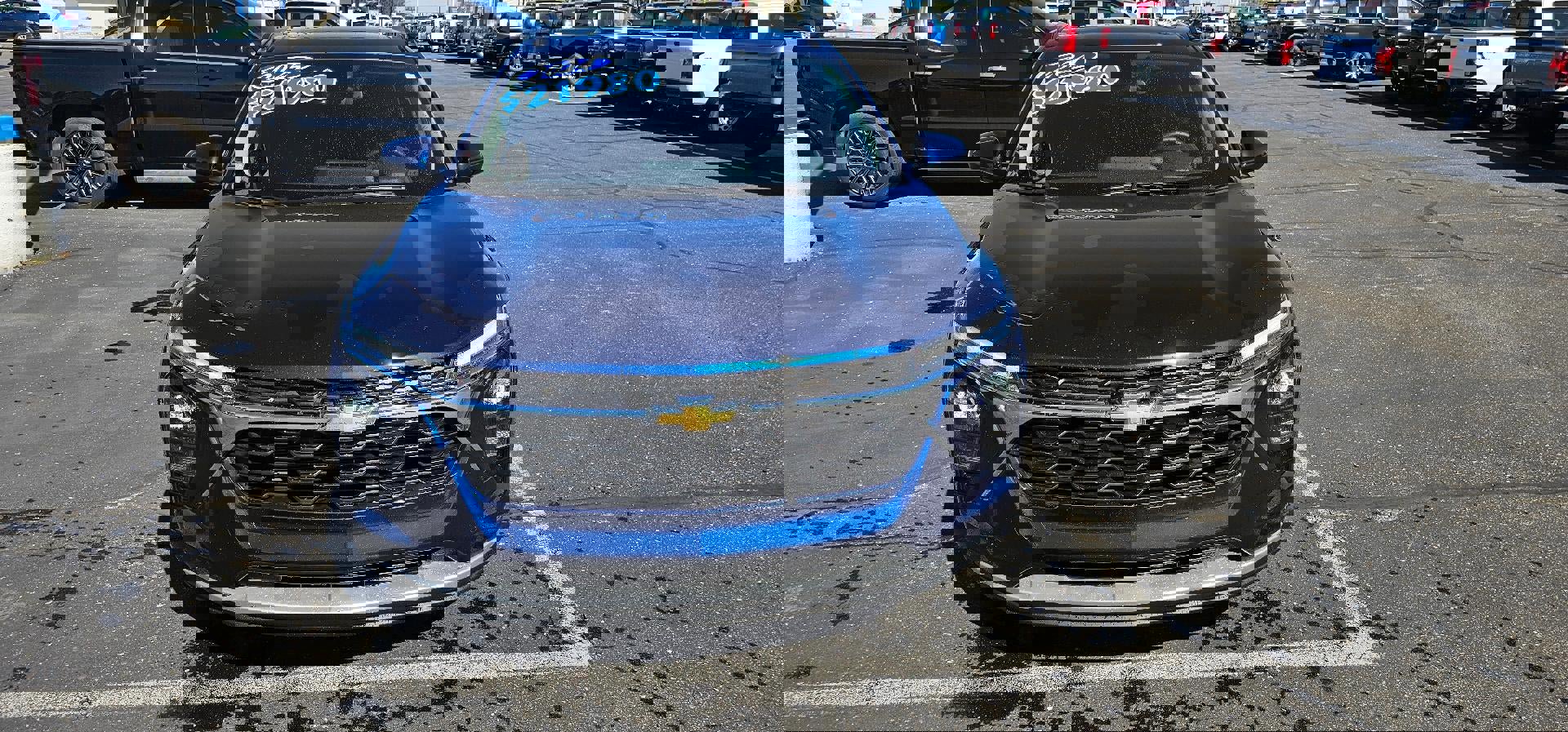 Used 2024 Chevrolet Trax LT w/ Sunroof Package image 2