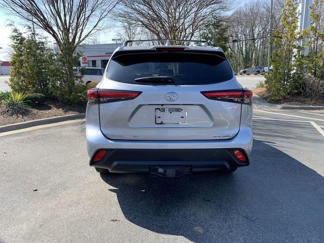 Used 2021 Toyota Highlander XLE image 7