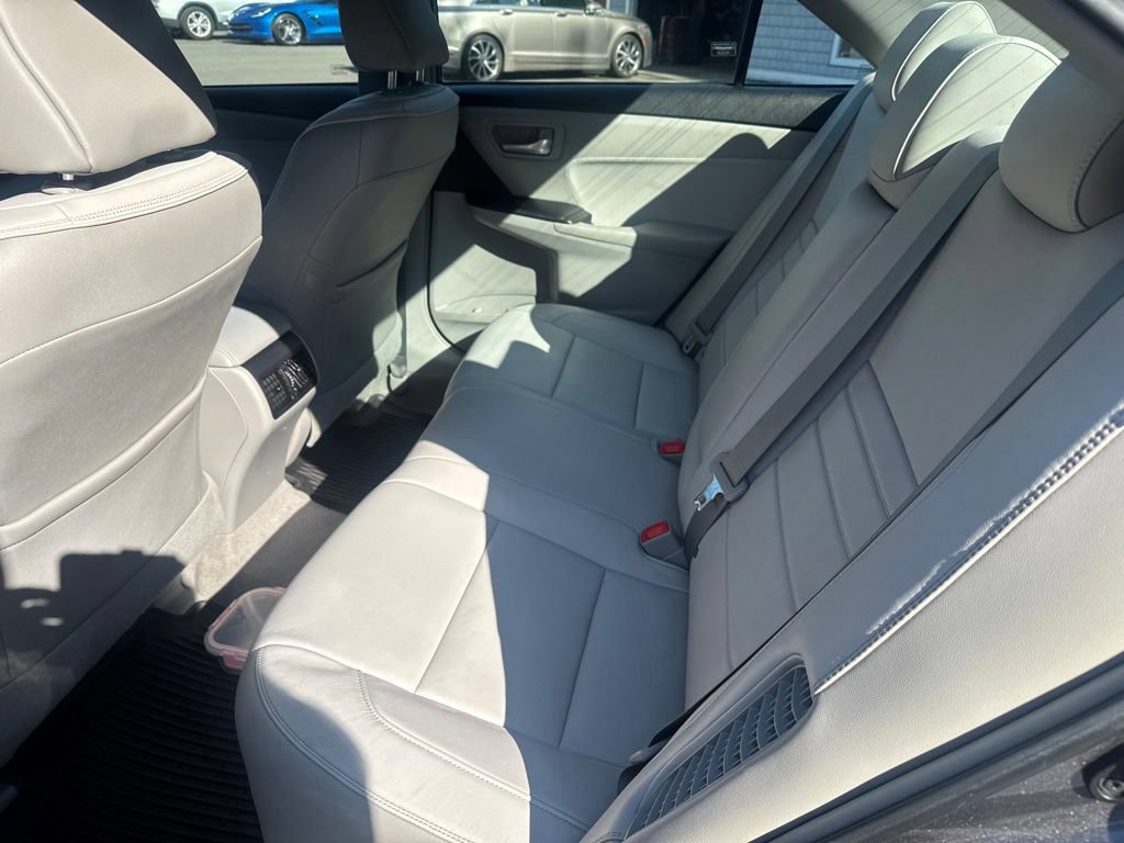 Used 2015 Toyota Camry XLE w/ Moonroof Package FWD image 28