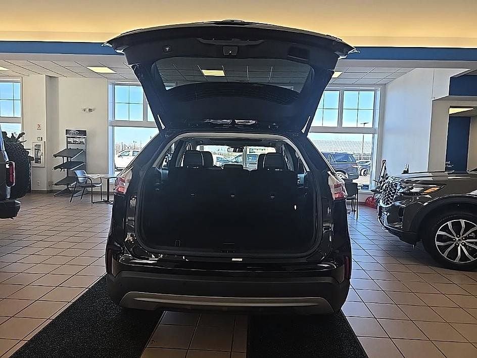 Used 2023 Ford Edge SEL w/ Convenience Package image 30