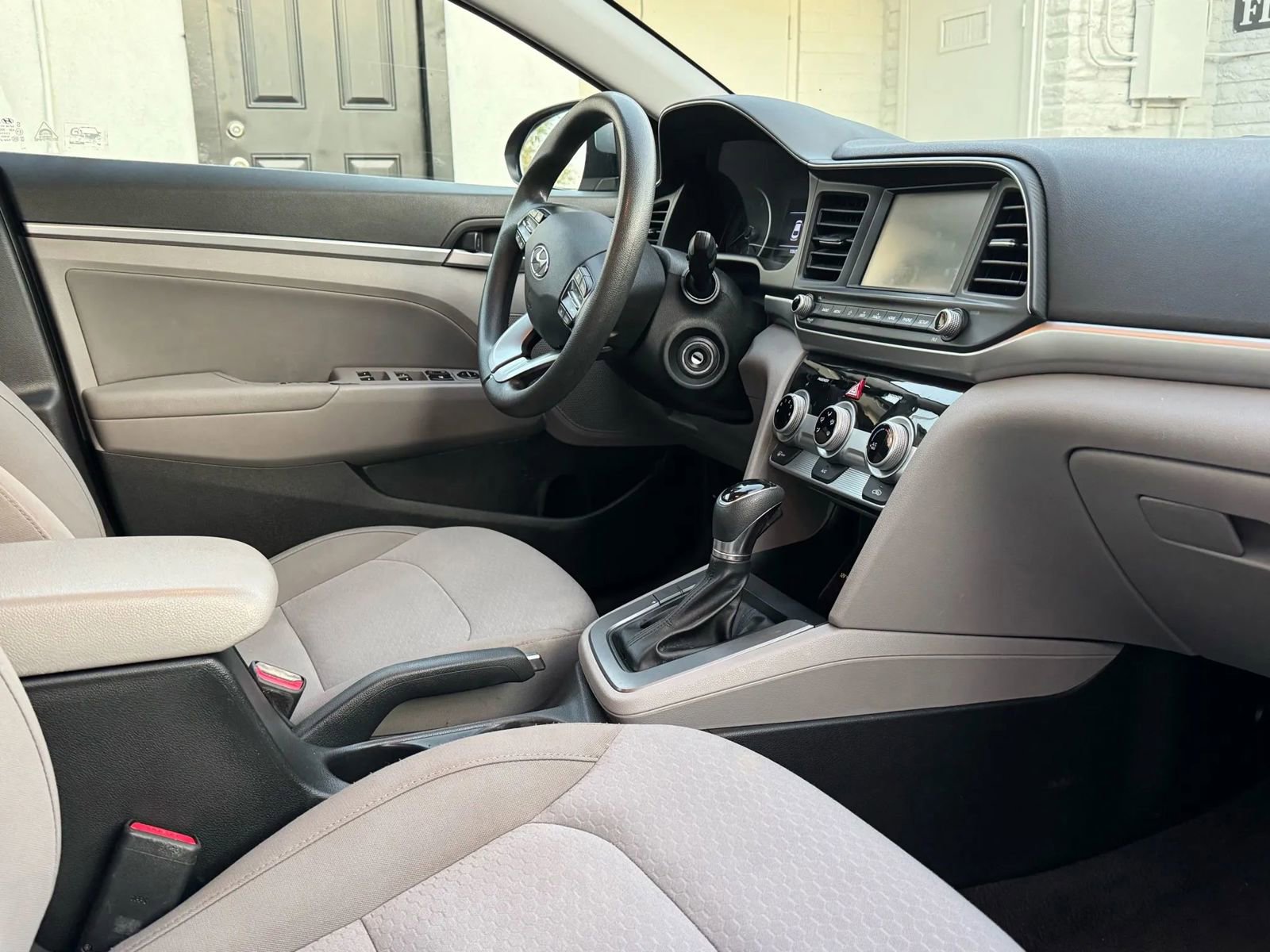 Used 2019 Hyundai Elantra SEL image 5