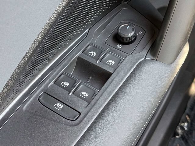 New 2026 Volkswagen Tiguan SE R-Line FWD image 26