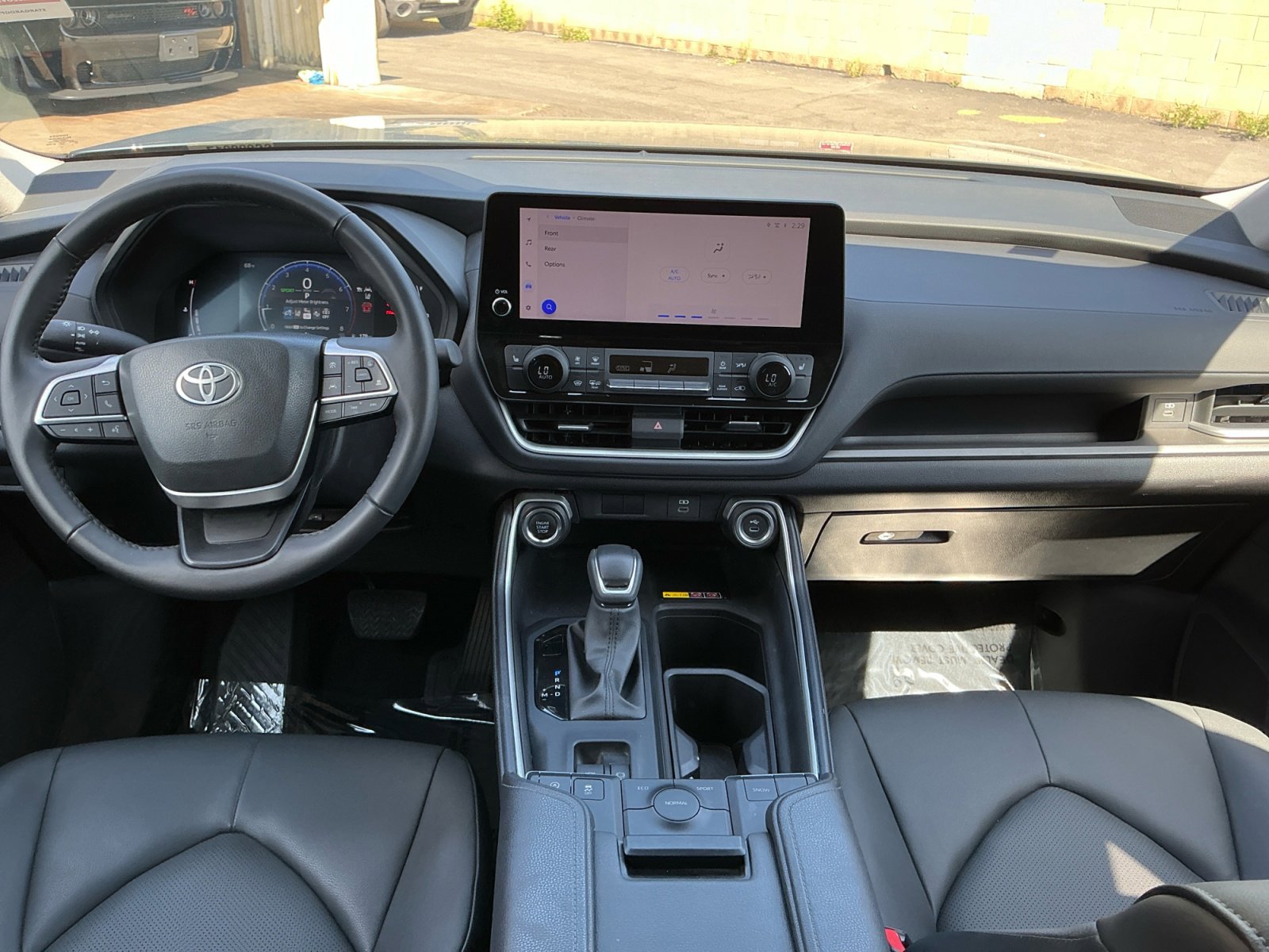 Used 2025 Toyota Grand Highlander FWD image 15